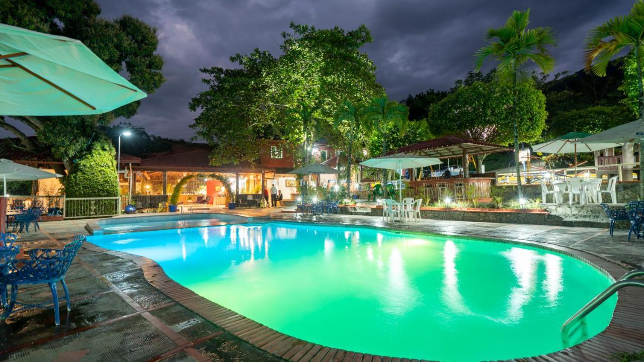 Jarabacoa River Club & Resort Bagian luar foto