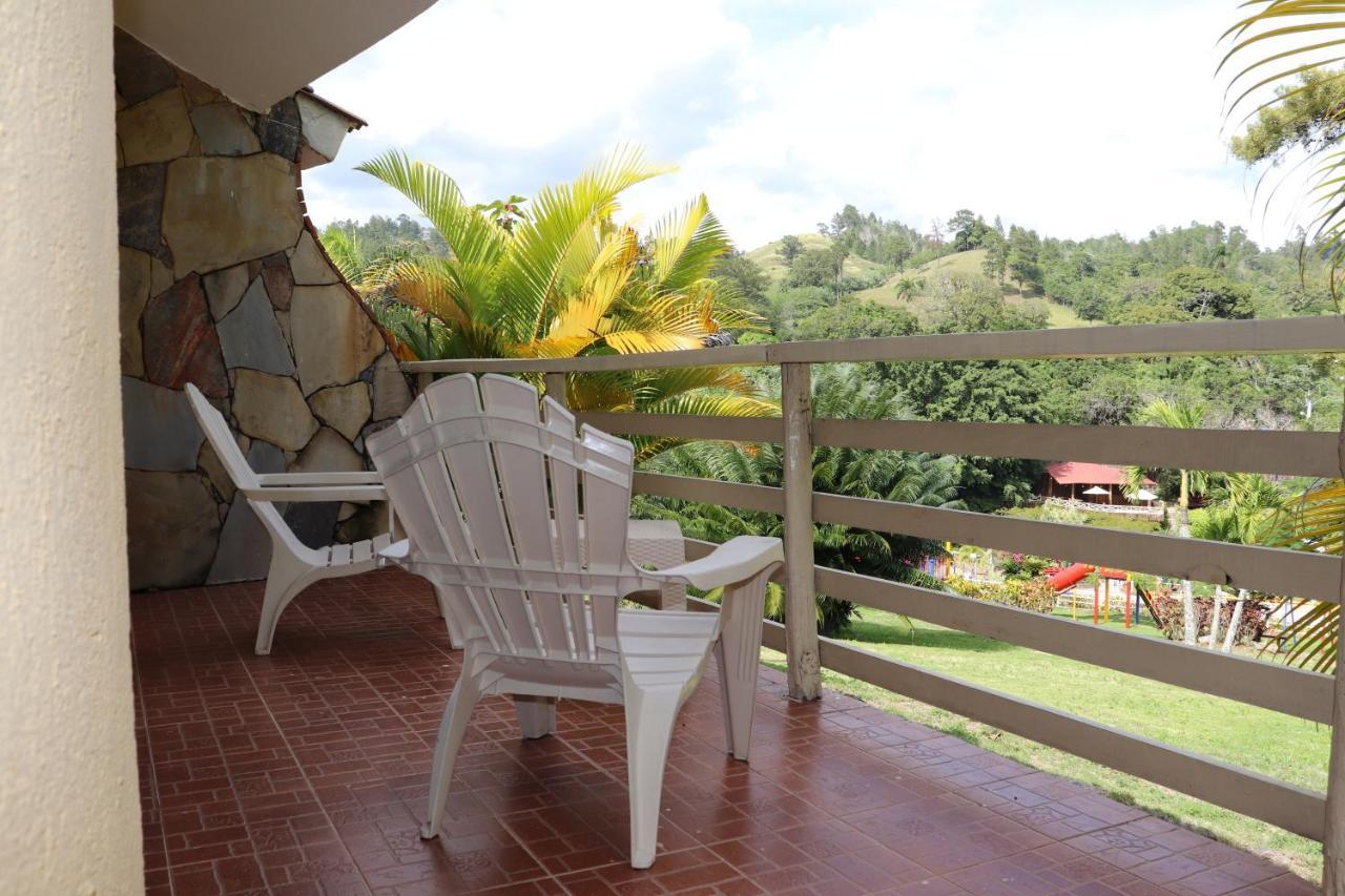 Jarabacoa River Club & Resort Bagian luar foto